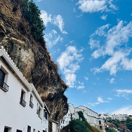 Cueva Luxe Las Calcetas Setenil De Las Bodegas Luaran gambar
