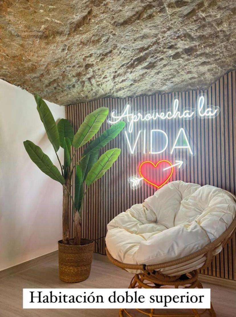 Cueva Luxe Las Calcetas Setenil De Las Bodegas Luaran gambar